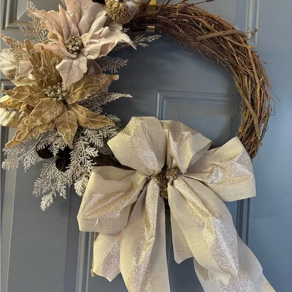 Elegant Holiday Wreath with Gold and Cream Accents