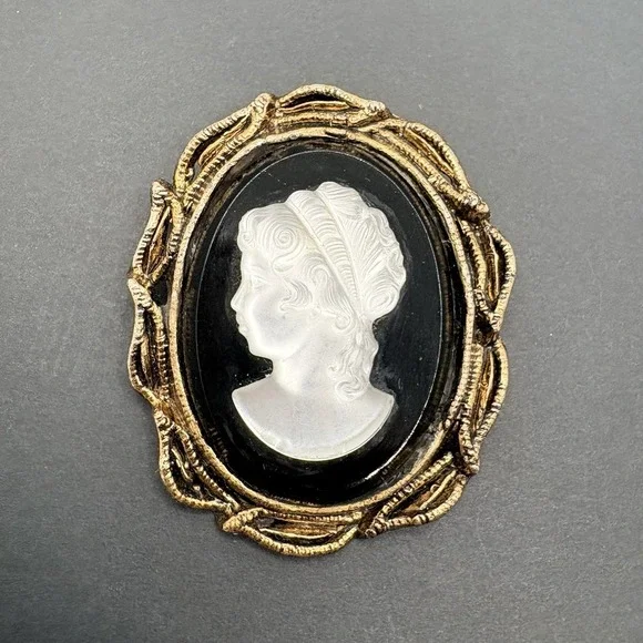 Vintage Lady Cameo Frosted on Black Glass Gold Tone Rope Brooch‎ Pendant 2