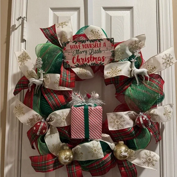 Festive Christmas Wreath with Red and Green Accents
