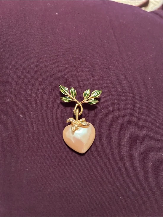 Vintage Joan RiveGold & Green Leaf Heart brooch with faux pearl