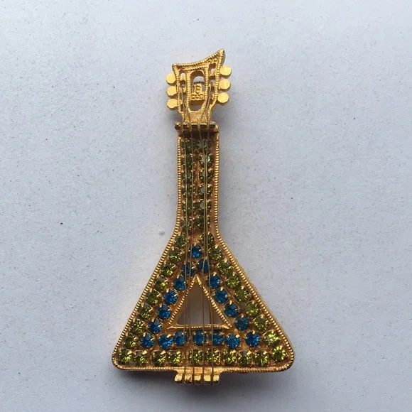 🔴Balalaika, Stringed Musical Instrument Brooch/Pin Gold Tone