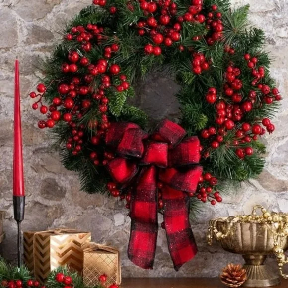 Elegant Red and Green Holiday Wreath