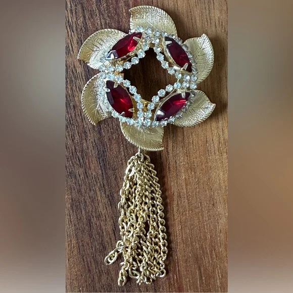 Vintage Gold Tone Chain Dangling and Red Rhinestone Brooch Pin