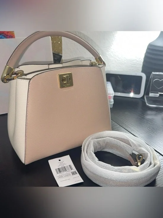 NWT: Kate Spade Handle Bag