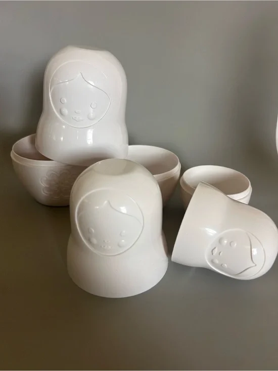 2009 Fred Matryoshkas Measuring Cups Russian Nesting Dolls White Modern Baking