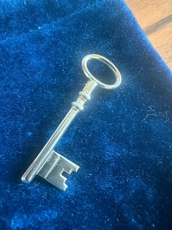 Silver Key Brooch Pin - Classic Skeleton Key Design