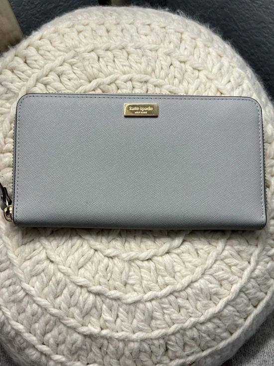 ♠️KATE SPADE EUC Saffiano Leather Continental zip around Wallet light gray