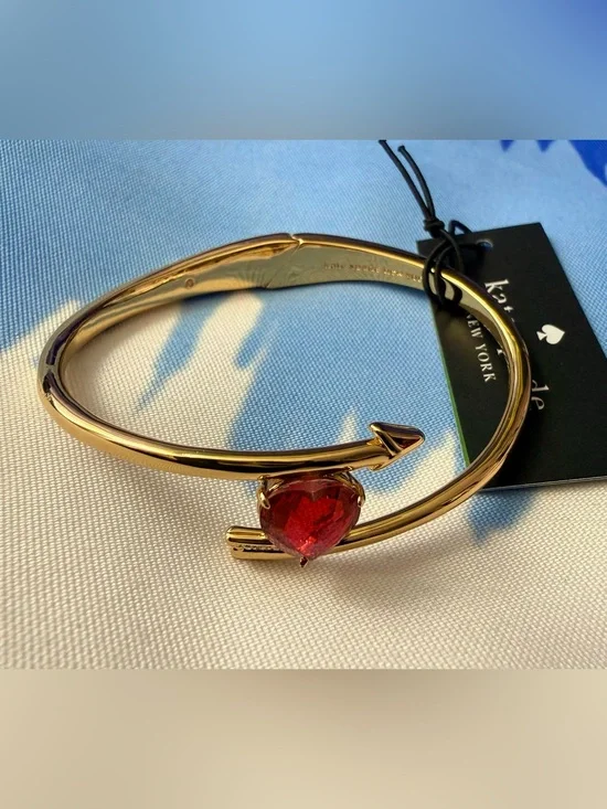 NWT Kate Spade Lovestruck Heart And Arrow Hinged Cuff