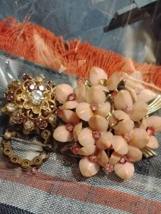 1950's-Inspired Pink Floral Cluster Brooches - Women Jewelry