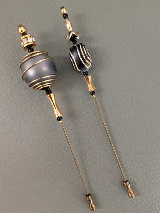 Vintage Black And Gold Tone Hat/Stick Pins