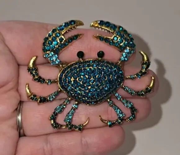 Stunning Crab Brooch Blue Green Rhinestones Goldtone Metal