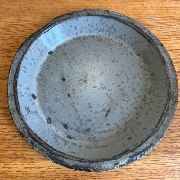 Vintage Gray Graniteware Pie Pan 9‎ Inch Enamelware Rustic Farmhouse Primitive