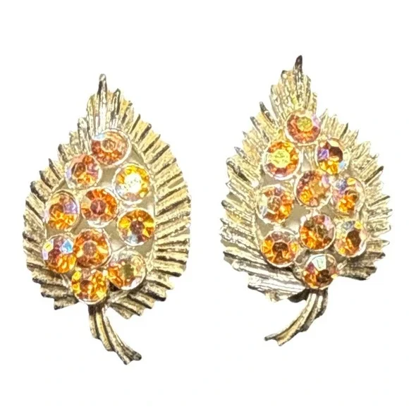 Vintage BSK Silver Tone AB Crystal Leaf Shaped Clip On Earrings J15-6