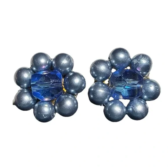 Vintage Blue/Purple AB and Faux Pearl Cluster Clip On Earrings J15-19