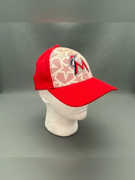 Miami Marlins New Era 39THIRTY Hat Red White Star Mesh Cap Size Small-Medium