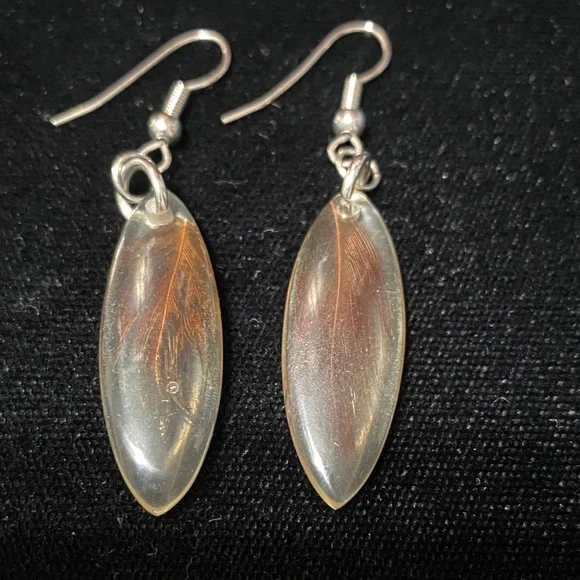 Elegant vintage Silver hook and feather acrylic Earrings