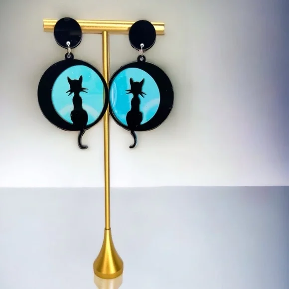 Enchanting Cat Moon Dangle Earrings - Perfect for Halloween Fun! 🎃 Brand New!