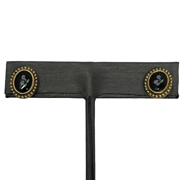 Vintage Pierced Earrings‎ Gold Tone Studs with Black Glass Flower Inserts