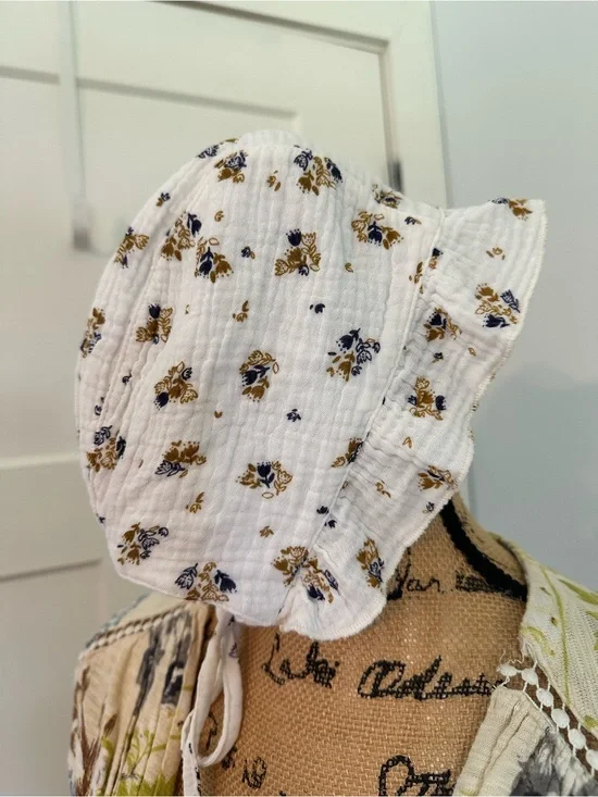 Baby White Floral Cotton Sun Bonnet with Gold & Navy Print SZ 2-4 yrs