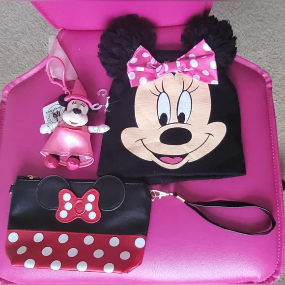 DISNEY Minnie Mouse hat,wristlet&NWT key holder-bag charm set.3 pcs