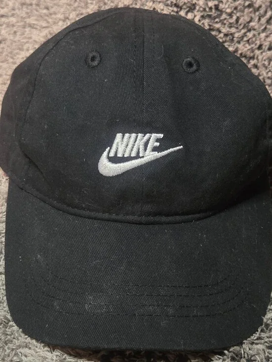 GUC Nike Kids Club Cap Black Baseball Hat Size 4-7 & Adjustable
