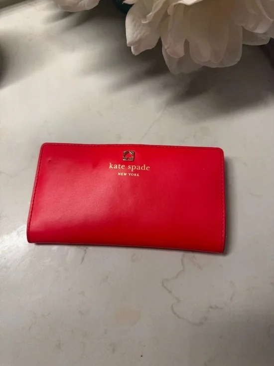 kate spade Red Slim Leather Continental Wallet with Gold Logo