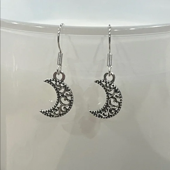 Elegant Silver Crescent Moon Earrings