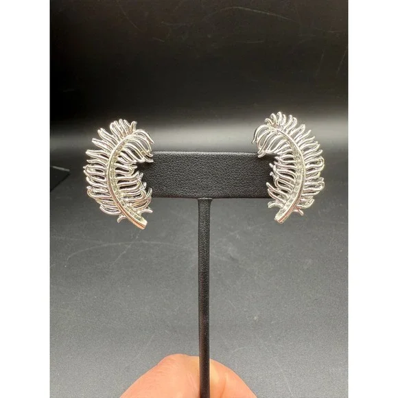 Vintage Coro‎ Silver Tone Feather Clip On Earrings MCM Designer Fashion