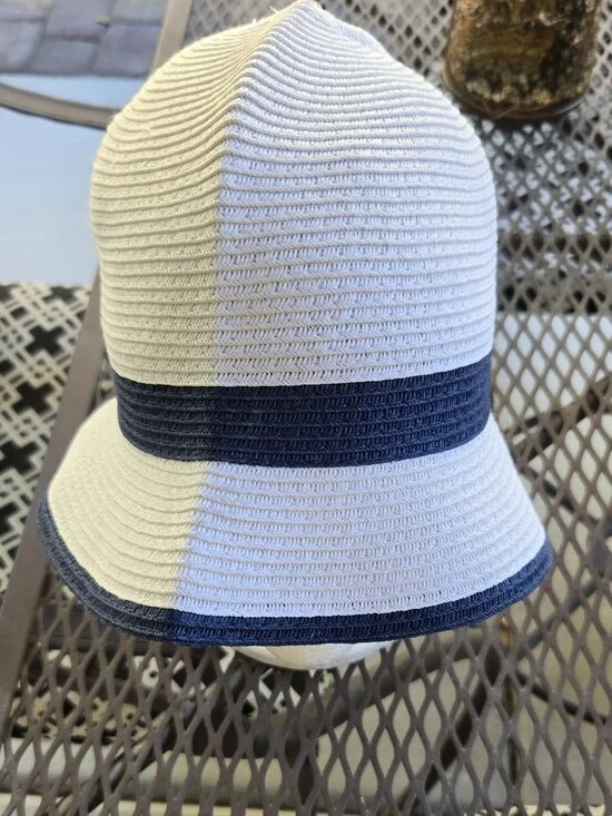 Sunny Dayz White and Navy Straw Cloche Hat