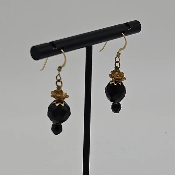 black and gold tone beaded dangle earrings