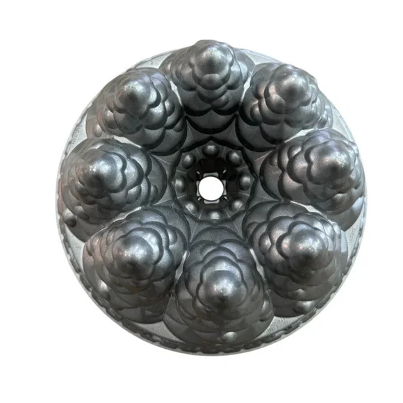 Nordic Ware Holiday Tree Cast Aluminum Bundt Pan 10 cup Capacity Made in the USA