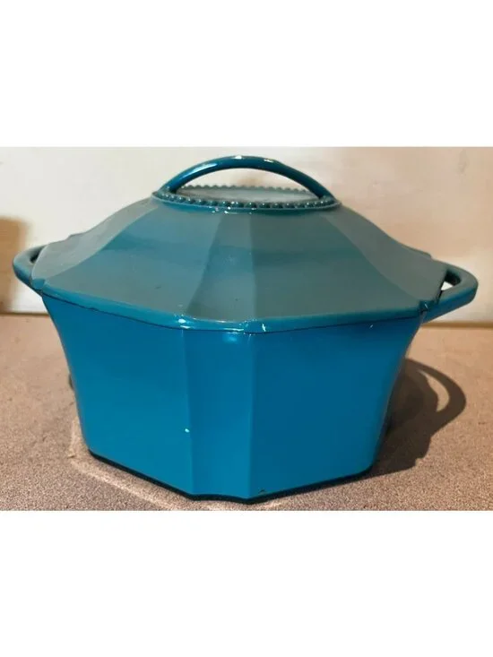 Issac Mizrahi Designer Blue Enamel Cast Iron 6 Quart Dutch Oven Lidded Pot