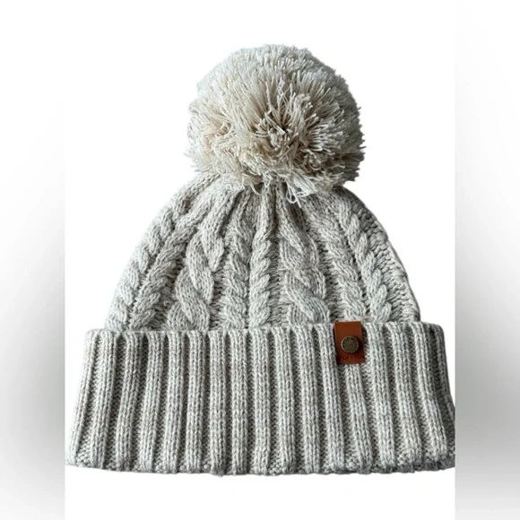 Frye & Co Cable Knit Beanie Pom Pom Hat Oatmeal NWT Fits Teens/ Small