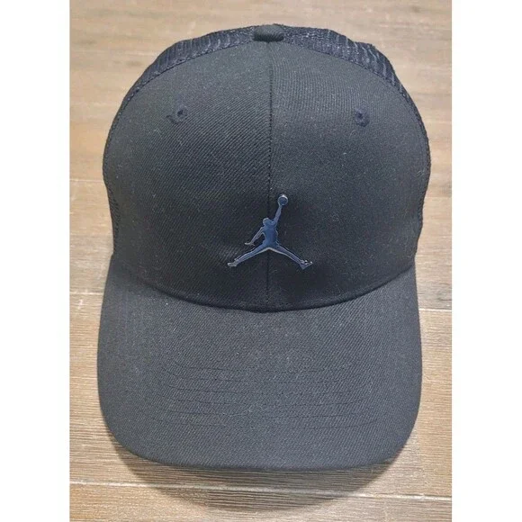 Jordan Kids' Metal Jumpman Trucker Cap Black Snapback Hat 8-20 Michael Jordan