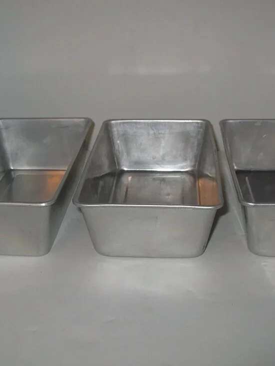 Set Of 3 Aluminum Baking Bread Loaf Pans  9 1/2x5 1/2x2 3/4” Great Condition
