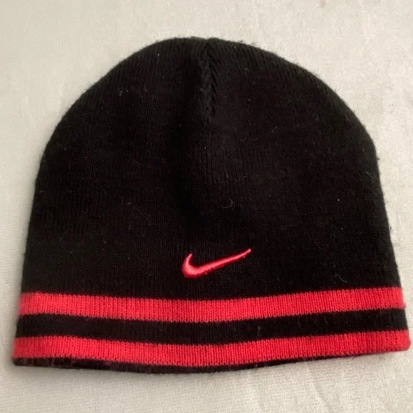 Nike reversible black neon pink stripe knit beanie hat