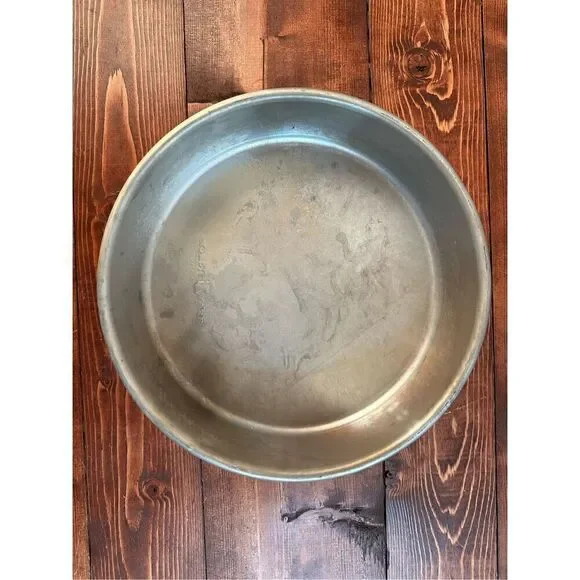 Nordic Ware Aluminum Round Cake Baking Pan.D:9”