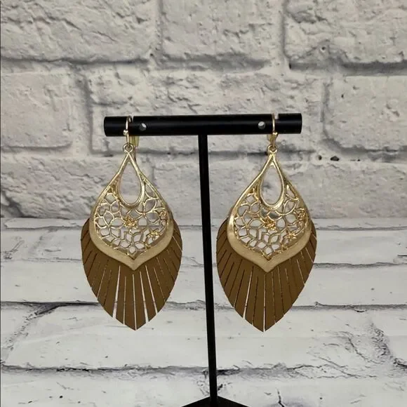 Boutique Elegant Gold and Brown Leaf Earrings