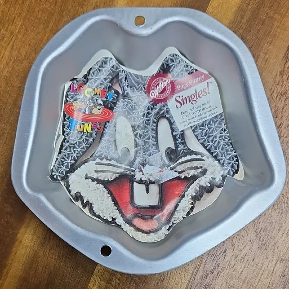 Bugs Bunny Wilton Single Personal Size Mold, 5