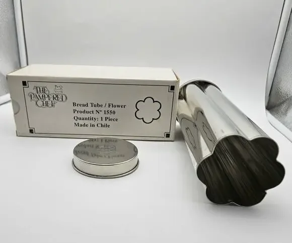 Vintage The Pampered Chef Flower Bread Tube #1550
