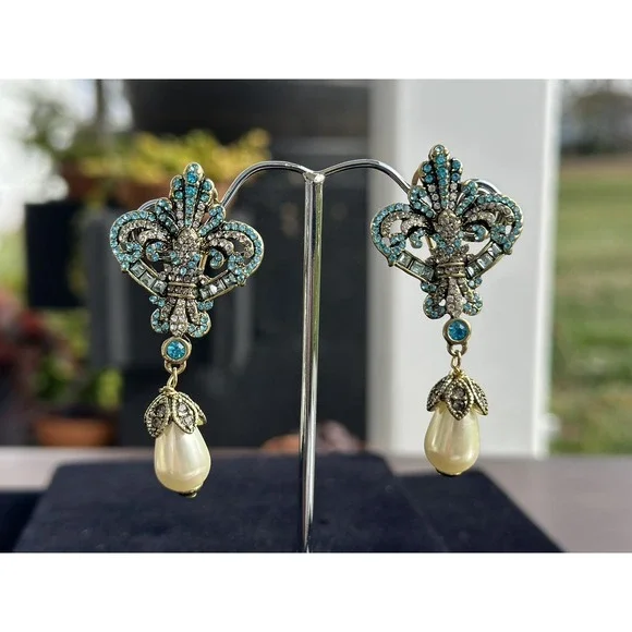 NEW Heidi‎ Daus fleur de lis Earrings