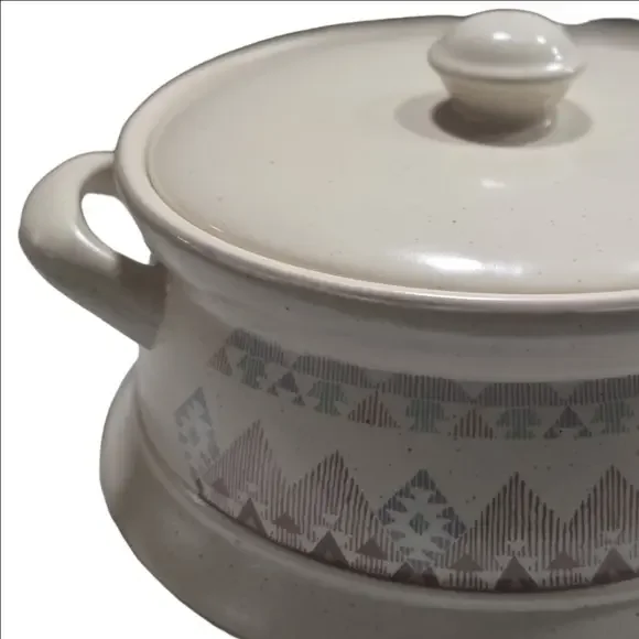 Vintage Stoneware 1.5 Qt. Pueblo Zuni Pattern Casserole Dish With Lid