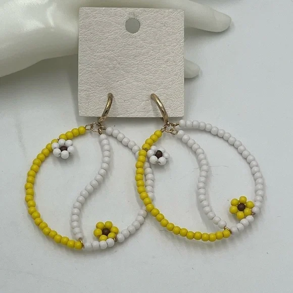 FREE PEOPLE AMONG THE‎ WILDFLOWERS HOOP YIN AND YANG YELLOW/WHITE  EARRINGS