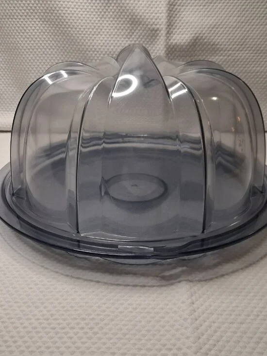 Nordic Ware BUNDT Cake Keeper Twist to Lock Clear Acrylic