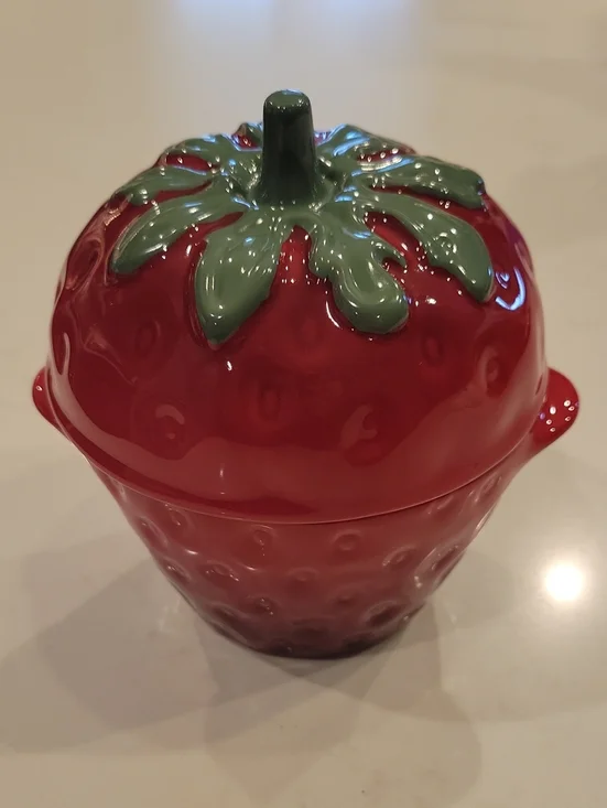 NWT Le Creuset First Edition Strawberry Cocotte