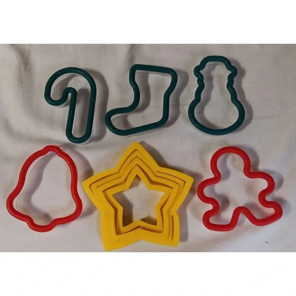 Christmas Cookie Cutters Plastic‎ Lot Of 9 READ
