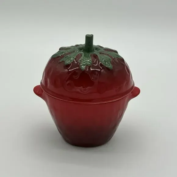 Le Creuset Strawberry Mini Petite Cocotte Casserole Stoneware 400 ml