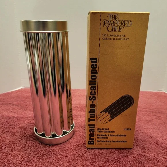 Pampered Chef Bread Tube-Scalloped #1565‎ with Box