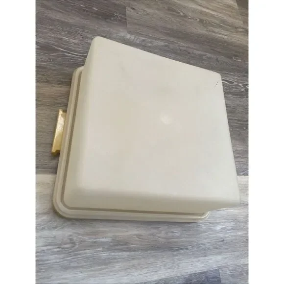Harvest Gold Tupperware Square Cake Carrier Taker 1242-1 w Lid 1241-1