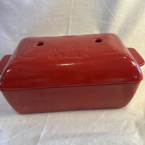 Emile Henry Made In France Bread Loaf Baker, 9x5